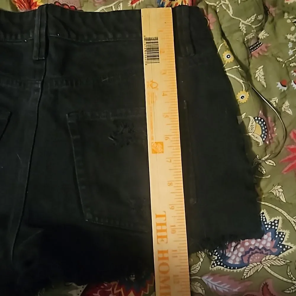 PEACH Love  Denim Distressed Shorts Black S